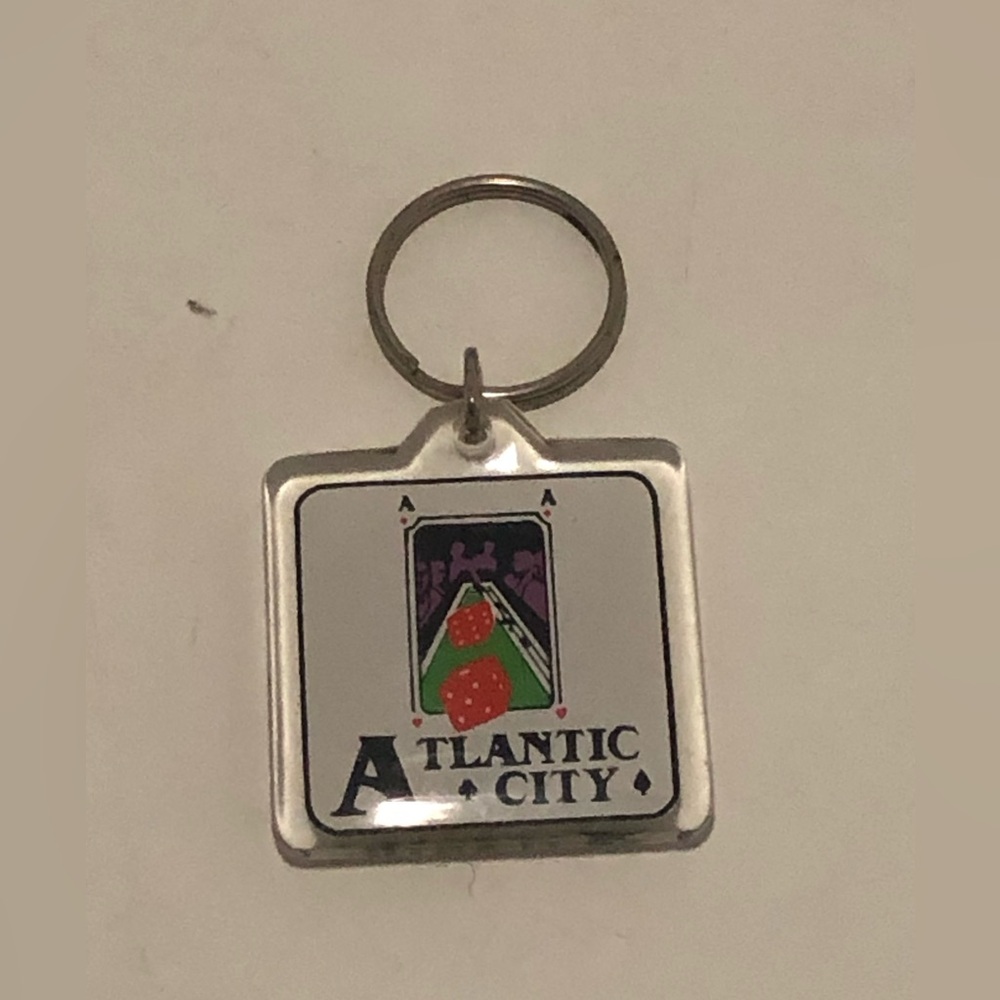 Atlantic City Keychain with Dice Design